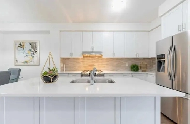 One Bedroom Near Amazon Brampton Image# 1