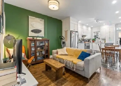 3 chambres avec cour et stationnement - Hochelaga - Rénové Image# 9