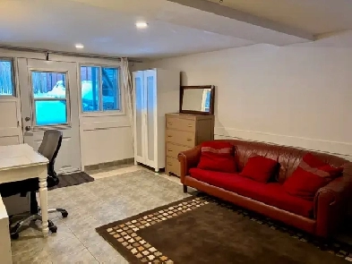 Grande chambre meublée colocation étudiante 740$ ttinc. Image# 5