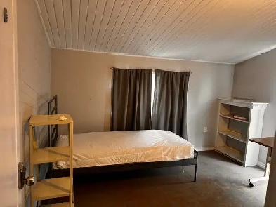 Room for rent near Mohawk college Image# 5