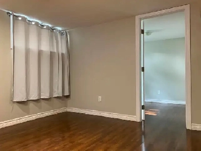 (1B 1W) Light-filled basement apartment in Wexford, Scarborough Image# 4