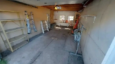 Single garage / storage space in Windsor Park Image# 2