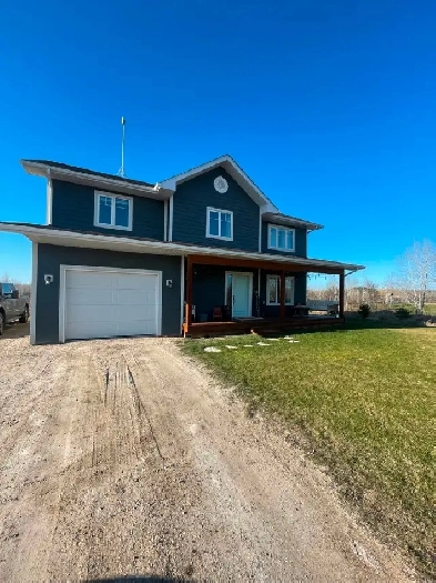 1712 sq ft 2 Storey 3 Bed 2 Bath House for sale on 2 acres Image# 1