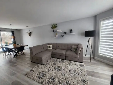 Maison 2 étages renovée, 2 SDB, AC central, cours privée,  Patio Image# 4