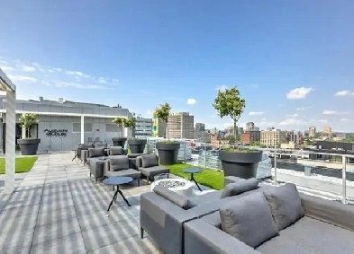 Parfait STUDIO avec balcon! Gym   Piscine! Image# 9