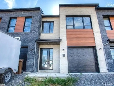 Modern 5½ Townhouse for Rent in Villas Urbain Image# 2