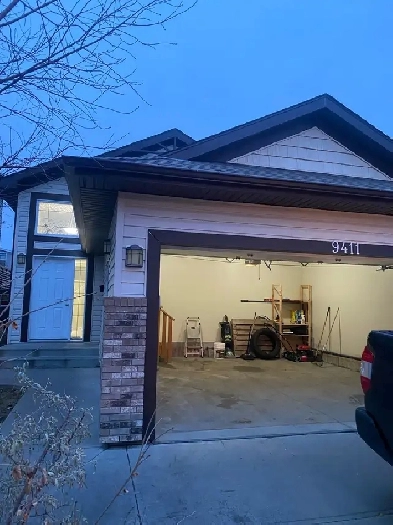 House For Rent Located In West Edmonton Image# 2