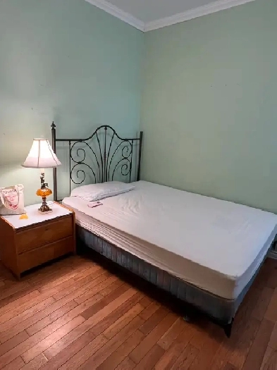 Room for rent: all inclusive, 650/mois, 3 mins to Metro Vendome Image# 1