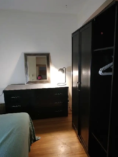 chambre en  colocation, INTERNET ÉLECTRICITÉ CHAUFFÉ MEUBLÉ Image# 1