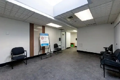 Office for rent . Bureau à louer | Métro Lionel-Groulx Image# 19