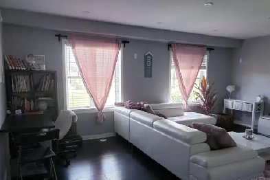 Spacious townhouse available for rent in Mt pleasant Brampton Image# 1