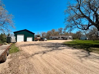 3 Bed | 1 Bath | 2 Acres | Oversized Garage | Within hour of WPG Image# 2