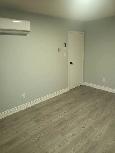 spacious room available for rent Image# 8