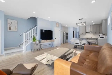 Stunning home in Glacier Ridge - Must see! Image# 6