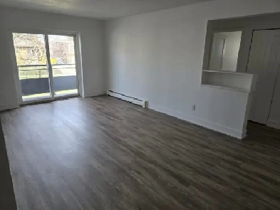 Master Bedroom in 2 Bed apt near Fariview mall, Kitchener ($1150 Image# 5