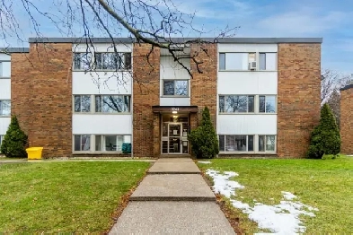 BEAUTIFUL BACHELOR SUITE Image# 1