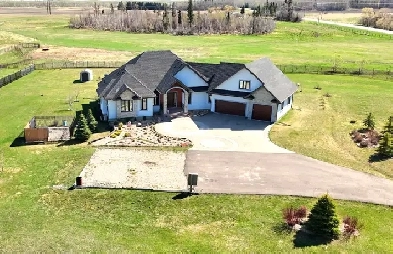 52025 Range Road 272, Parkland | EXECUTIVE BUNGALOW on 3 ACRES Image# 1