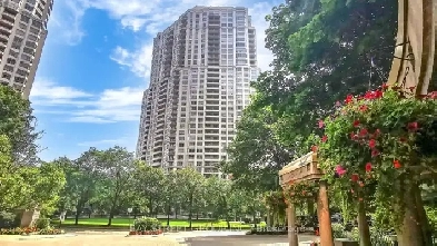 Huge 2 bed plus den 2 bath condo for rent Mississauga Image# 1