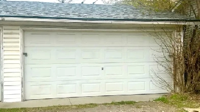 Double Car Garage for Rent SE Calgary Image# 2