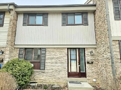 3 bed 2 bath condo townhouse for rent Mississauga Image# 9