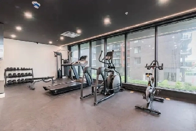 Serenity Towers - Pool, Sauna, Yoga, Games, Dog Park, Golf & Image# 1