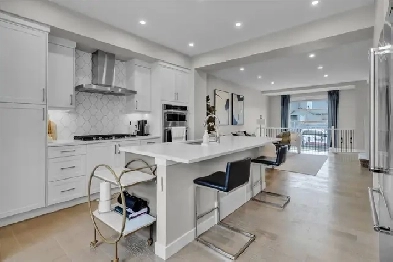 For Sale Single Family House in Edmonton Image# 1