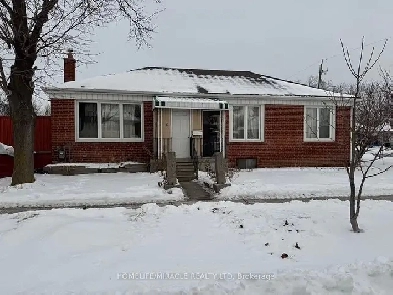 Stunning 3 2 Bedroom Detached With Fin Bsmt & S/Ent In Toronto Image# 1