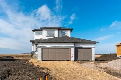 Spacious Modern Home with Triple Car Garage & Expansive Pie Lot! Image# 1