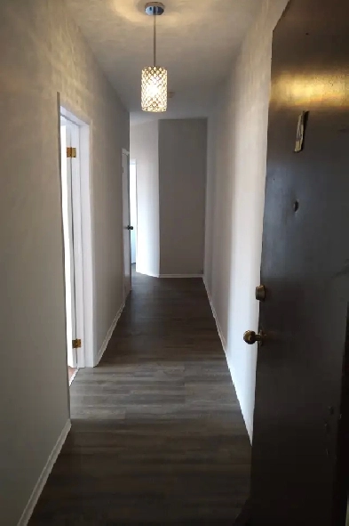 Toronto DuWest / Little Portugal 2 Bedroom Plus den Image# 1