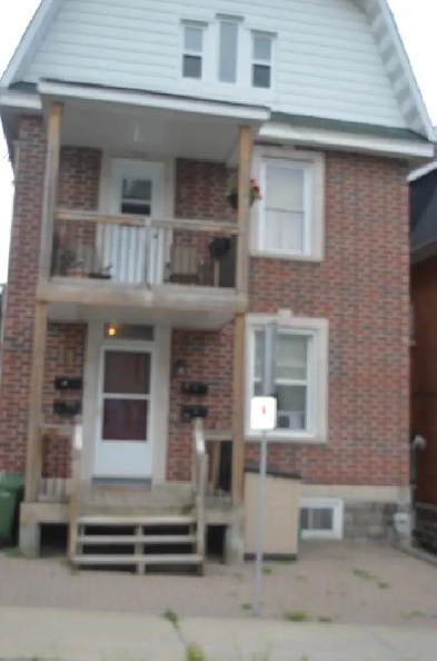 1 Bedroom   Den, Ottawa South, 01-June availability Image# 1