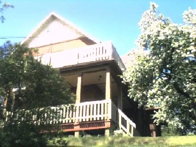 Large two bedroom UNFURNISHED apartment Image# 6