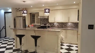 3 Bedroom house for Rent @ Eglinton/ Hurontario Image# 1