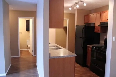 Location! xBower Mall - Turnkey rental Condo for Sale Image# 7