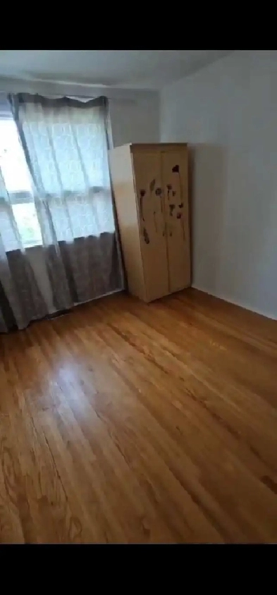 room for rent near seneca Image# 4