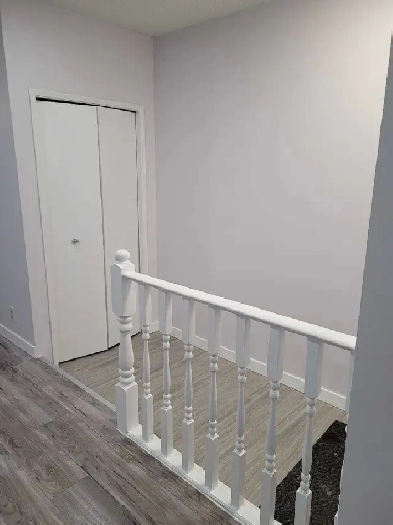 Main floor for rent Image# 1
