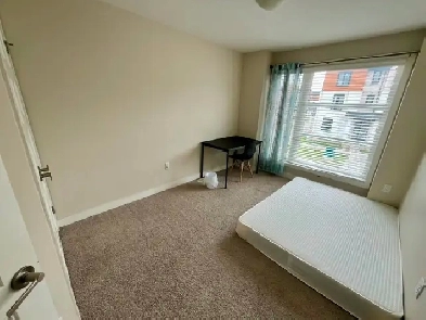 Bedroom For Rent Image# 4