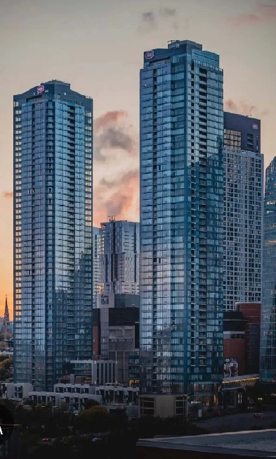 For rent 1 BR   Den Tour des Canadiens Image# 3