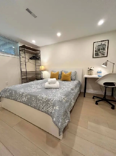 Private Room with Ensuite Bathroom in North York Image# 10
