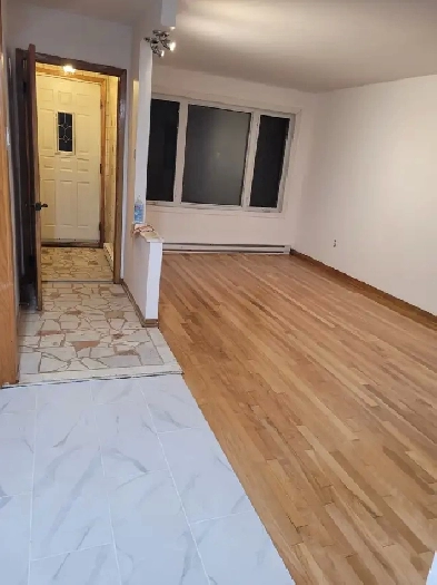 Grand 5 1/2  à louer avec garage  Rez de chaussez Duplex Anjou Image# 2