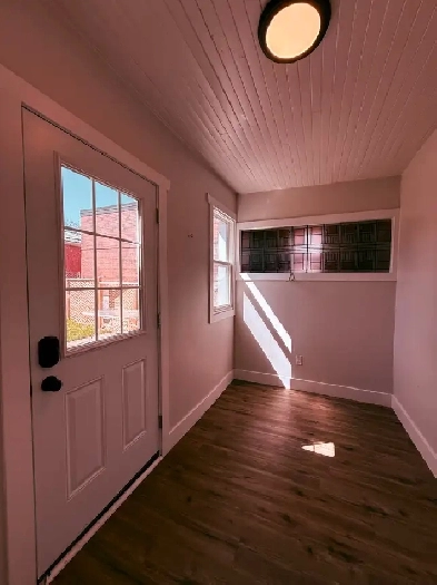 Wonderful Small-Town 1 Bedroom For Rent in Downtown Cannington Image# 4