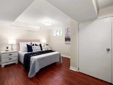 RENT A ROOM AT UONGE SND SHEPPARD Image# 4