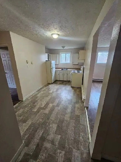 Unit 01, 58 Barton Crescent, 2-bedrooms apt (1bath1kitchen)North Image# 3