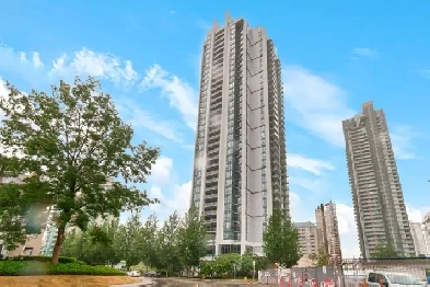 Modern 2 Bed   Den | Mountain Views | Walk to SkyTrain & Coquitl Image# 1