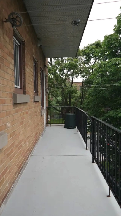 4 1/2 A LOUER 1ER JUILLET DANS SAINT LAURENT CONDO STYLE Image# 1