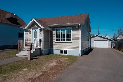 347 FRANCIS STREET EAST  NEW LISTING!! Image# 2