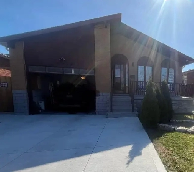 3 bedroom house for rent in Malton, Mississauga Image# 1