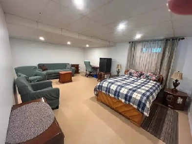 Spacious Basement Bedroom for Rent with Private Washroom Image# 3