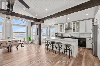 ~~ Stunning Four-Season Waterfront Home ~~ Image# 5