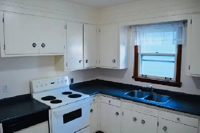 2BR Duplex for Rent in Crescentwood Image# 2