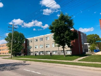 Renovated two Bedroom Suite PRIME St. Vital area available now! Image# 9